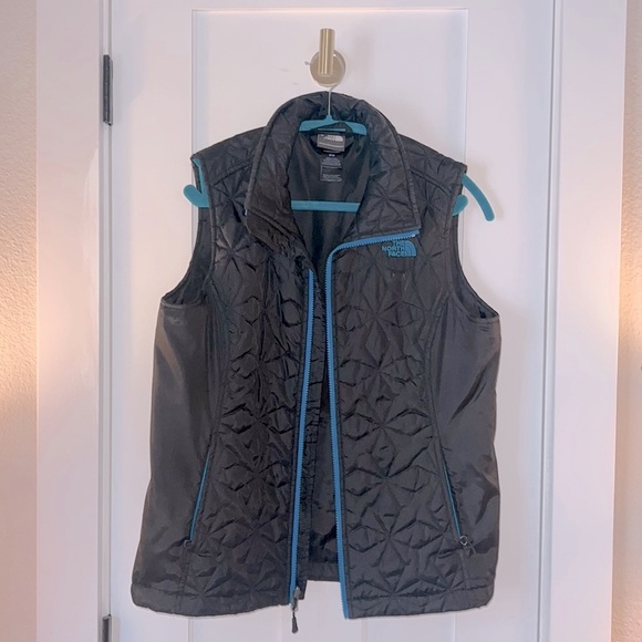 The North Face vest - Picture 2 of 8
